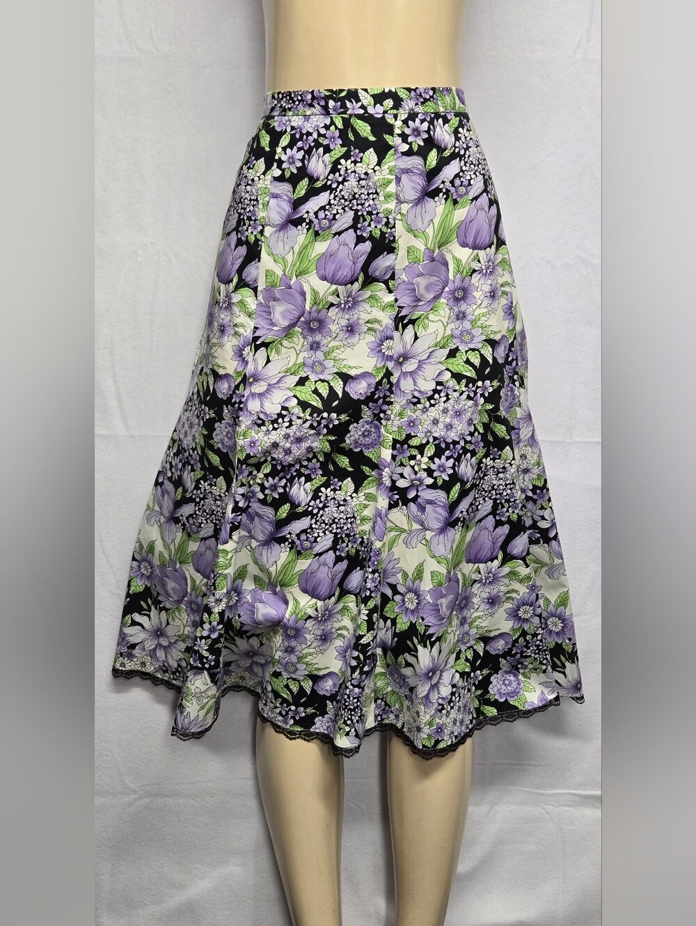 Dressbarn Woman 22 A Line Skirt Black Purple Floral Cotton Spandex - Picture 2 of 5